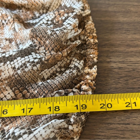 Guess Tan and Cream Snake Print Y2K Blouse - Picture 9 of 10